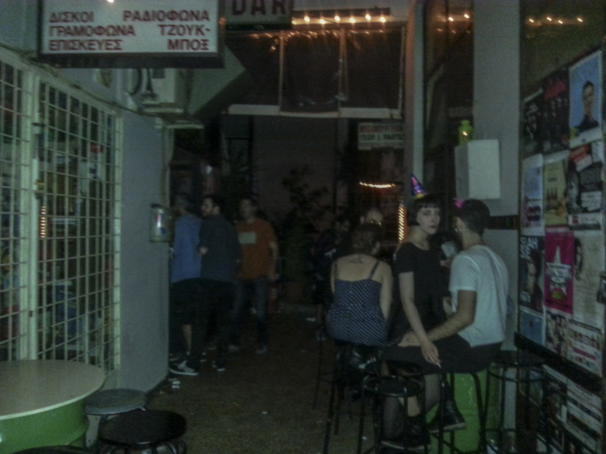 Kantina_Social_Outside_Entrance_Night_Psirri