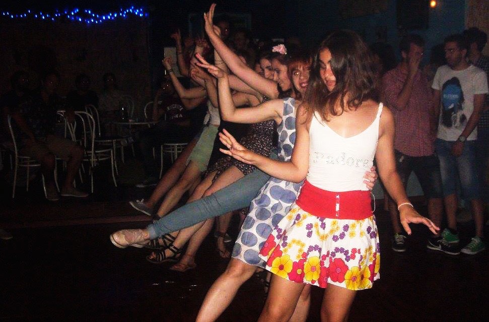 Blue_Fox_50s_Bar_Athens_Dancing