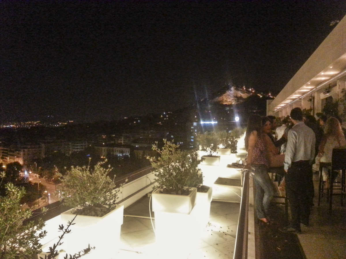 GalaxyBar_HiltonHotel_Athens_Outside3