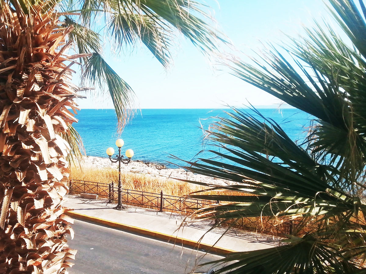 Akti_Themistokleous_To_Akri_Sta_Braxia_Tis_Peiraikis-sea