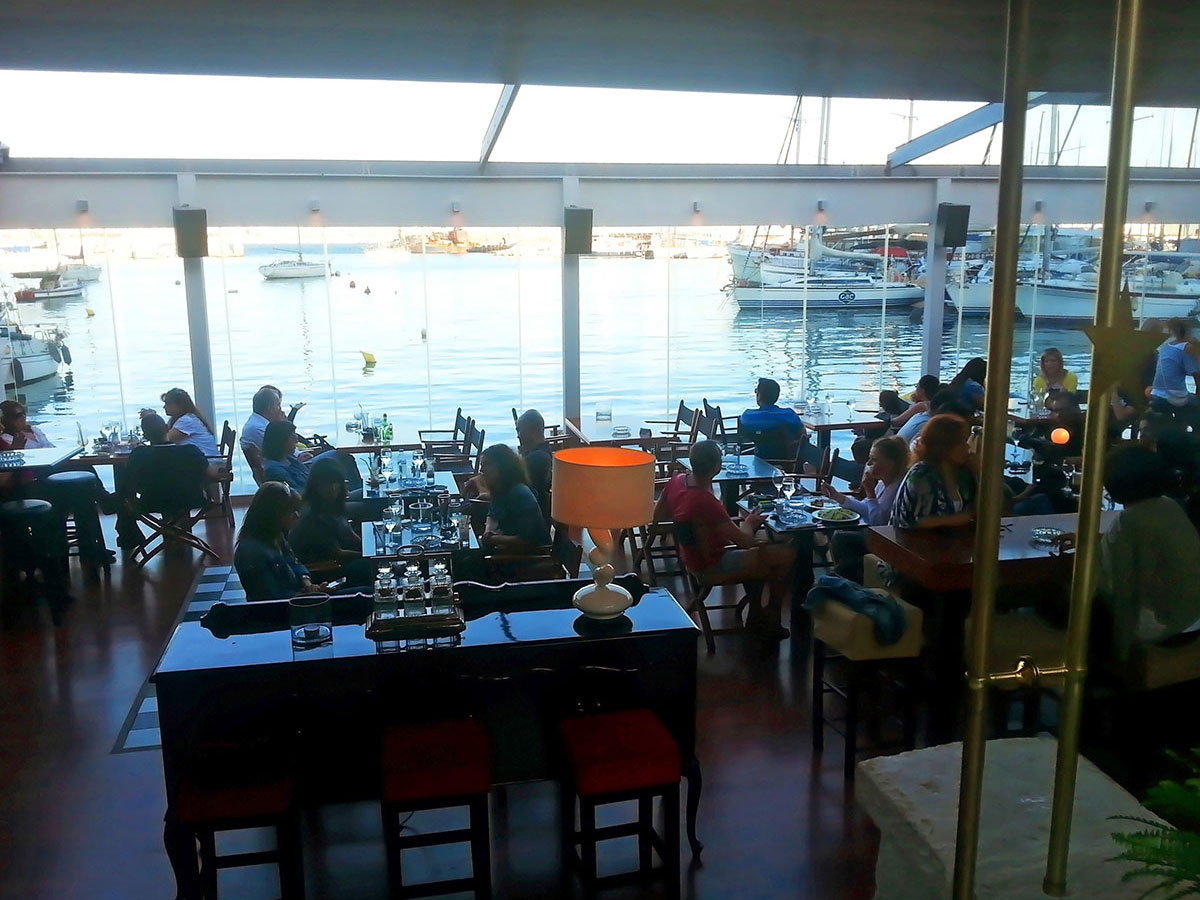 Charlotte_Akti_Koumoundourou_Piraeus-greek-bars