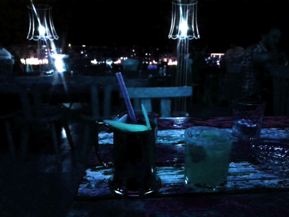 Pallas_Old_Harbour_Chania-cocktails