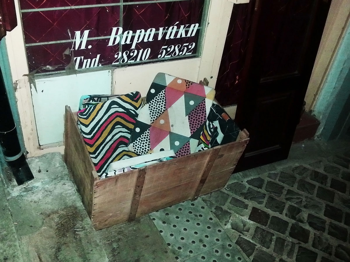 Vazaki-mini-bar_Chania-decoration