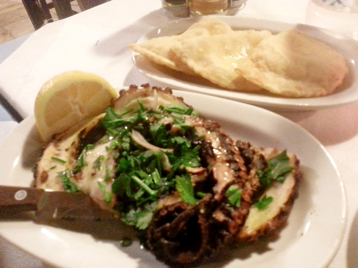 Salavantes_Tavern_By_The_Sea_Kalamaki_Beach_Coastline_Suburbs_Chania-fish