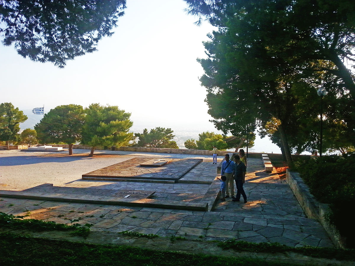 Venizelos-Tombs_The graves-of-Venizelos family_ Graves_View_Of_Chania_Panoramic_View_Akrotiri_Ch