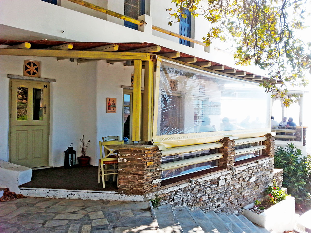tinos-greek-island-beach-tourism-vacation-duo-horia-village