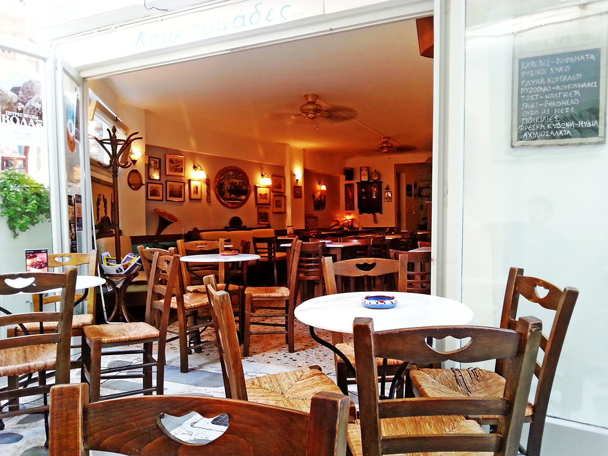 tinos-greek-island-beaches-tourism-vacation-chora-cafe-bistro-kiriakatiko