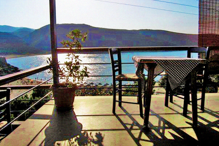 tinos-greek-island-beaches-tourism-victoria-Rooms-and-Restaurant