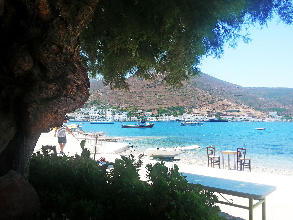 amorgos-cyclades-island-endless-blue-greece-summer-vacation-katapola-Moon-Bar-beach