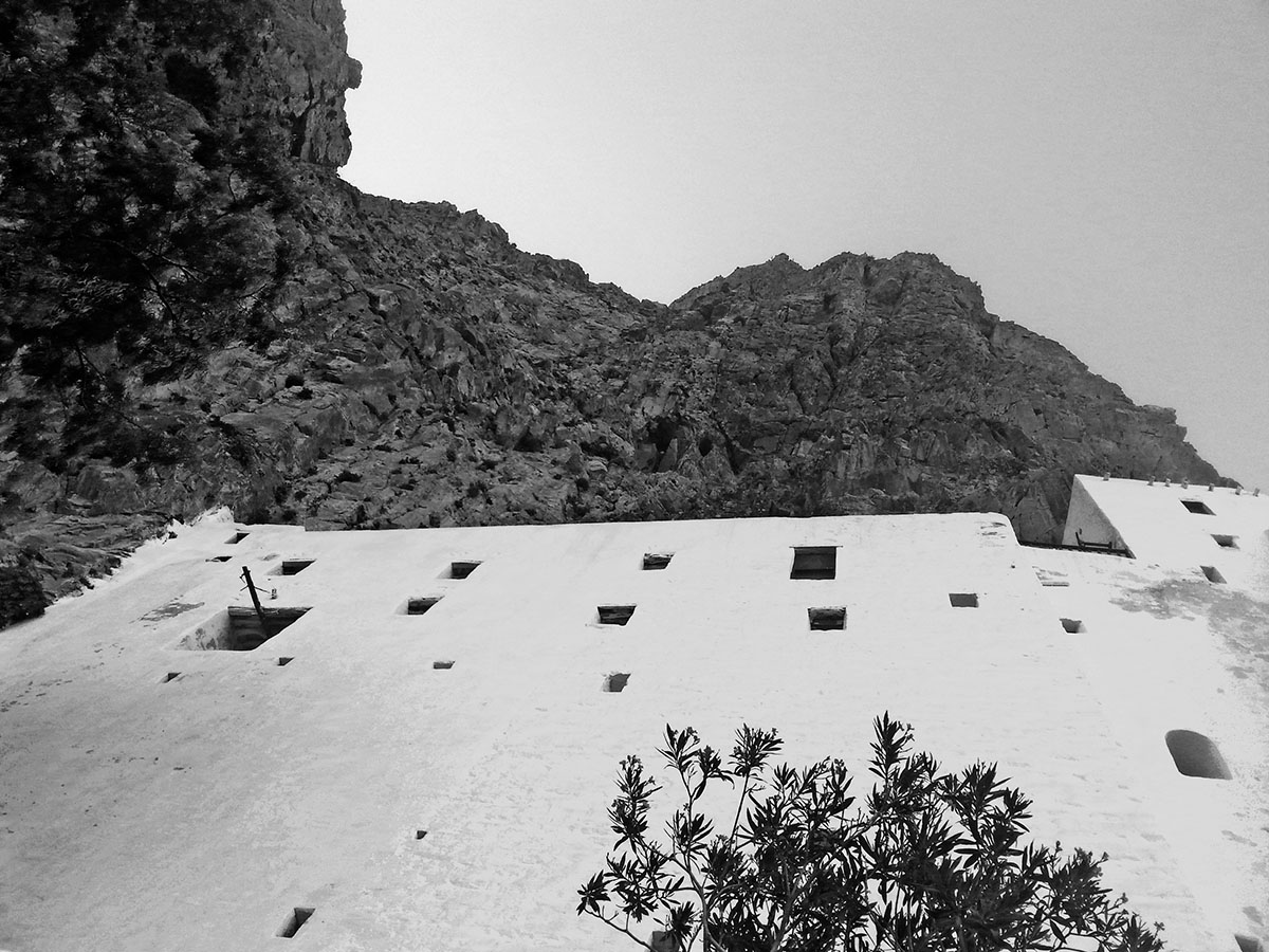 amorgos-cyclades-island-endless-blue-greece-summer-vacation-white-Monastery