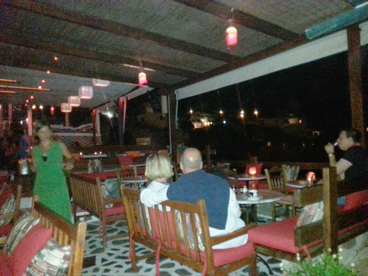 amorgos-island-endless-blue-greece-summer-vacation-Embassa-bar