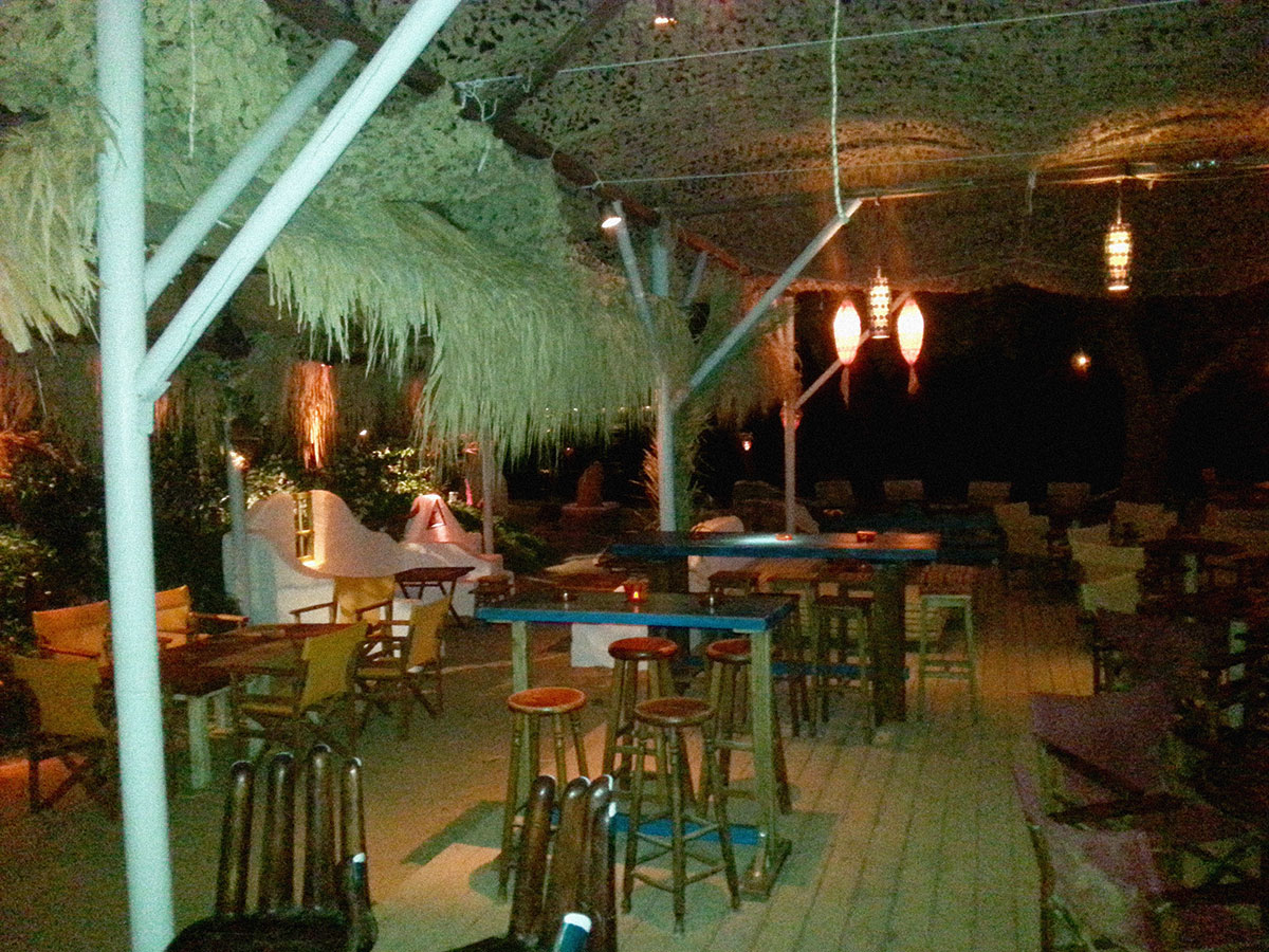 amorgos-island-endless-blue-greece-summer-vacation-aegiali-ammos-bar