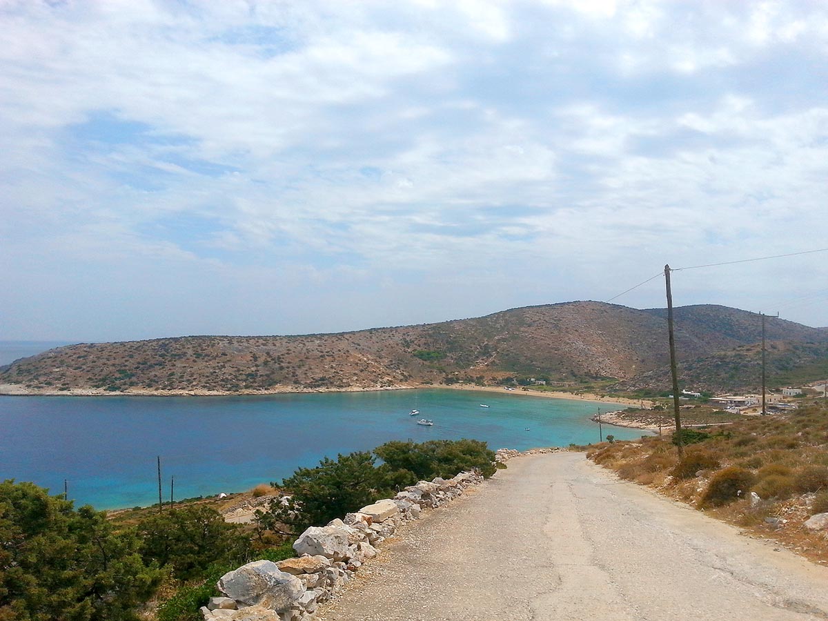 Livadi-beach-road-iraklia-Greek_Island_Cyclades