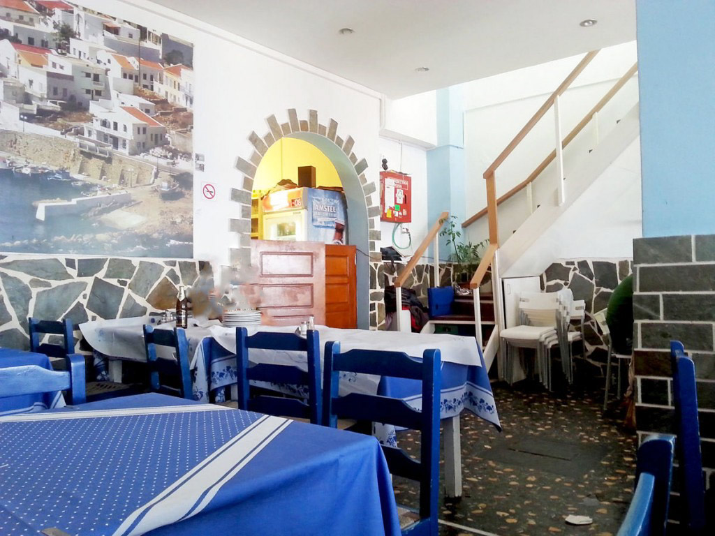Akti_Themistokleous_To_Akri_greek-restaurant-fish_tavern_decoration