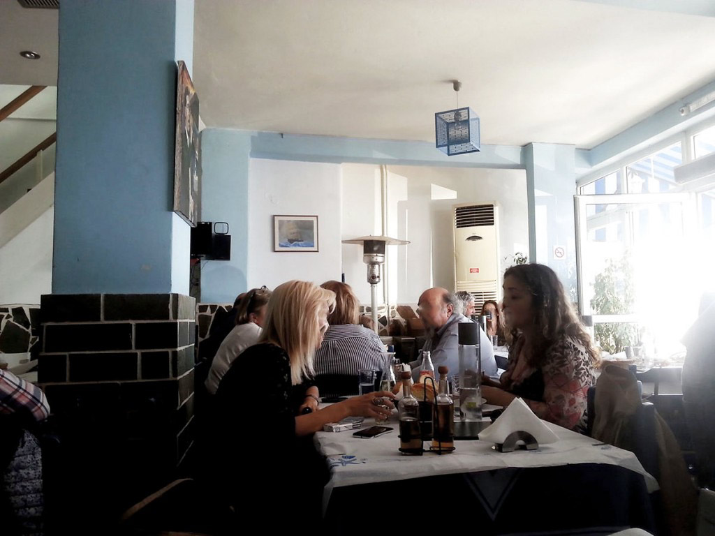 Akti_Themistokleous_To_Akri_greek-seafood-hellas