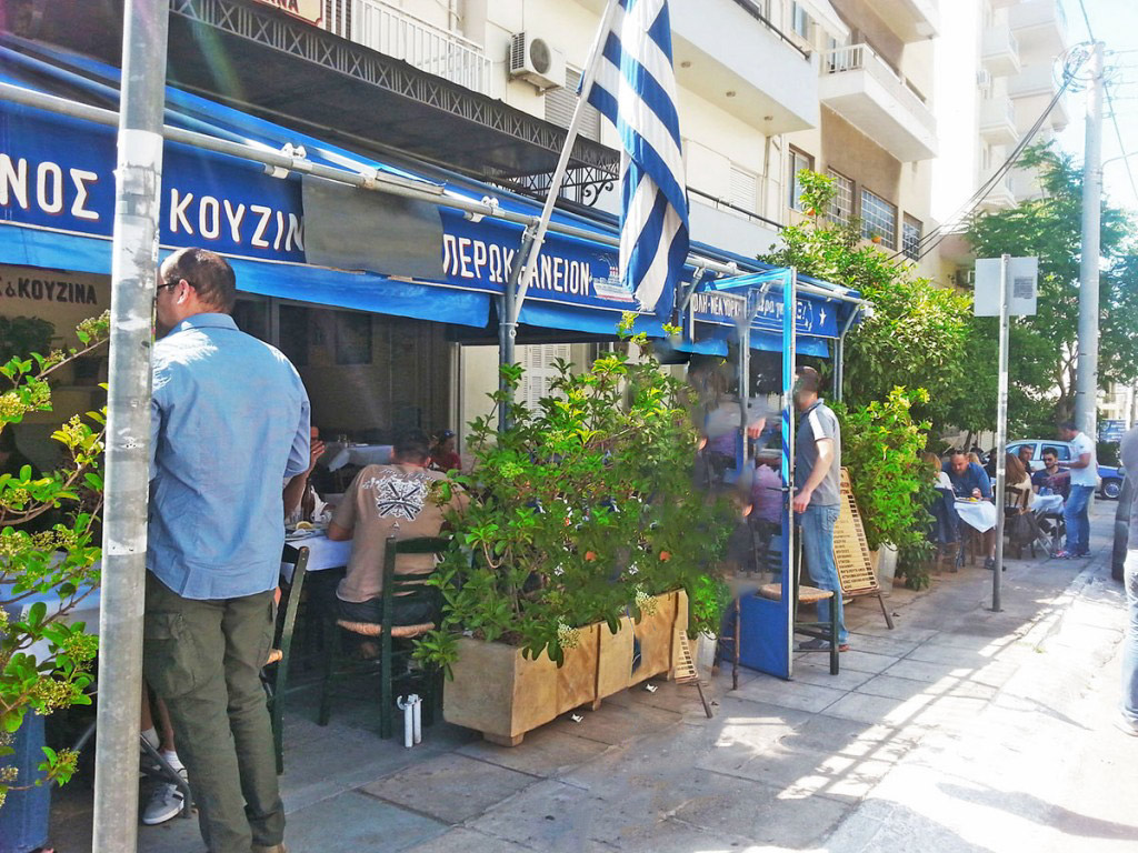Yperwkuaneio_Peiraias-greece-greek-sea-food