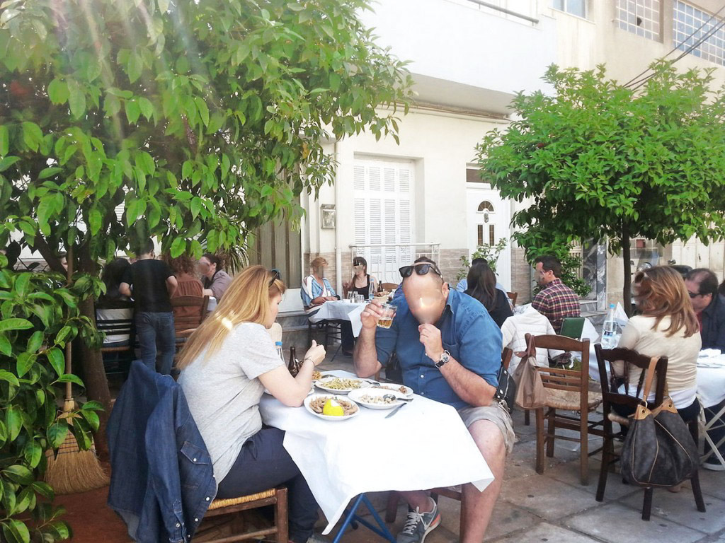 Yperwkuaneio_Peiraias-greek-food