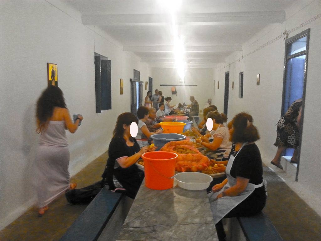 amorgos-cyclades-island-endless-blue-greece-summer-vacation-Panigiri-Agia Paraskevi Fest-kitchen