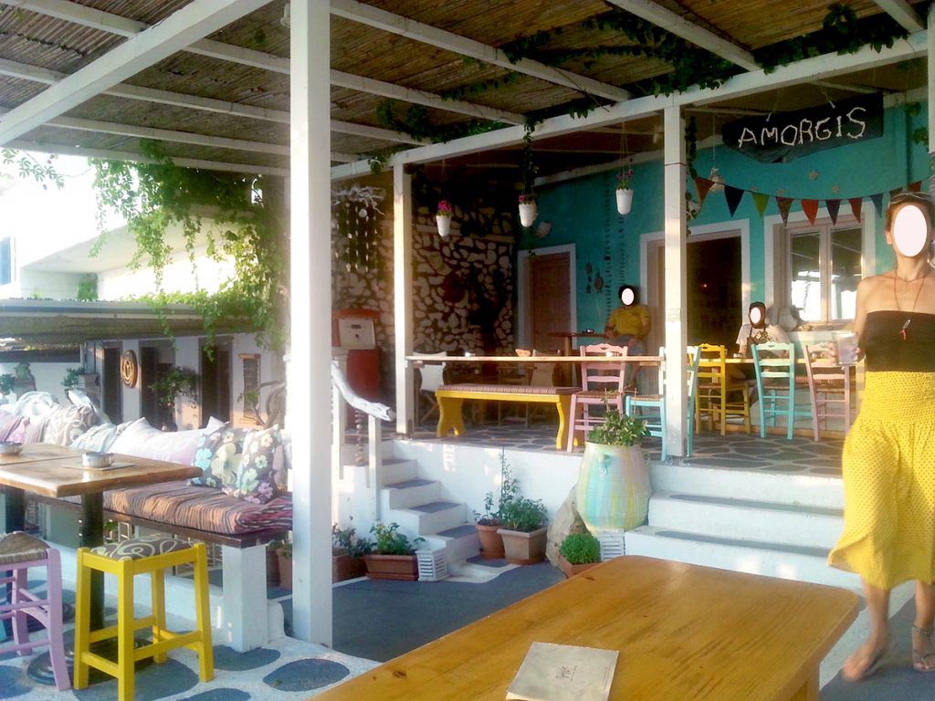 amorgos-island-endless-blue-greece-summer-vacation-Amorgis-bar-aegiali
